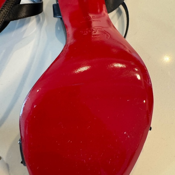 CHRISTIAN LOUBOUTIN
Nappa Spike Loubigirl Chain
100 Sandals 38.5 - Picture 4 of 13